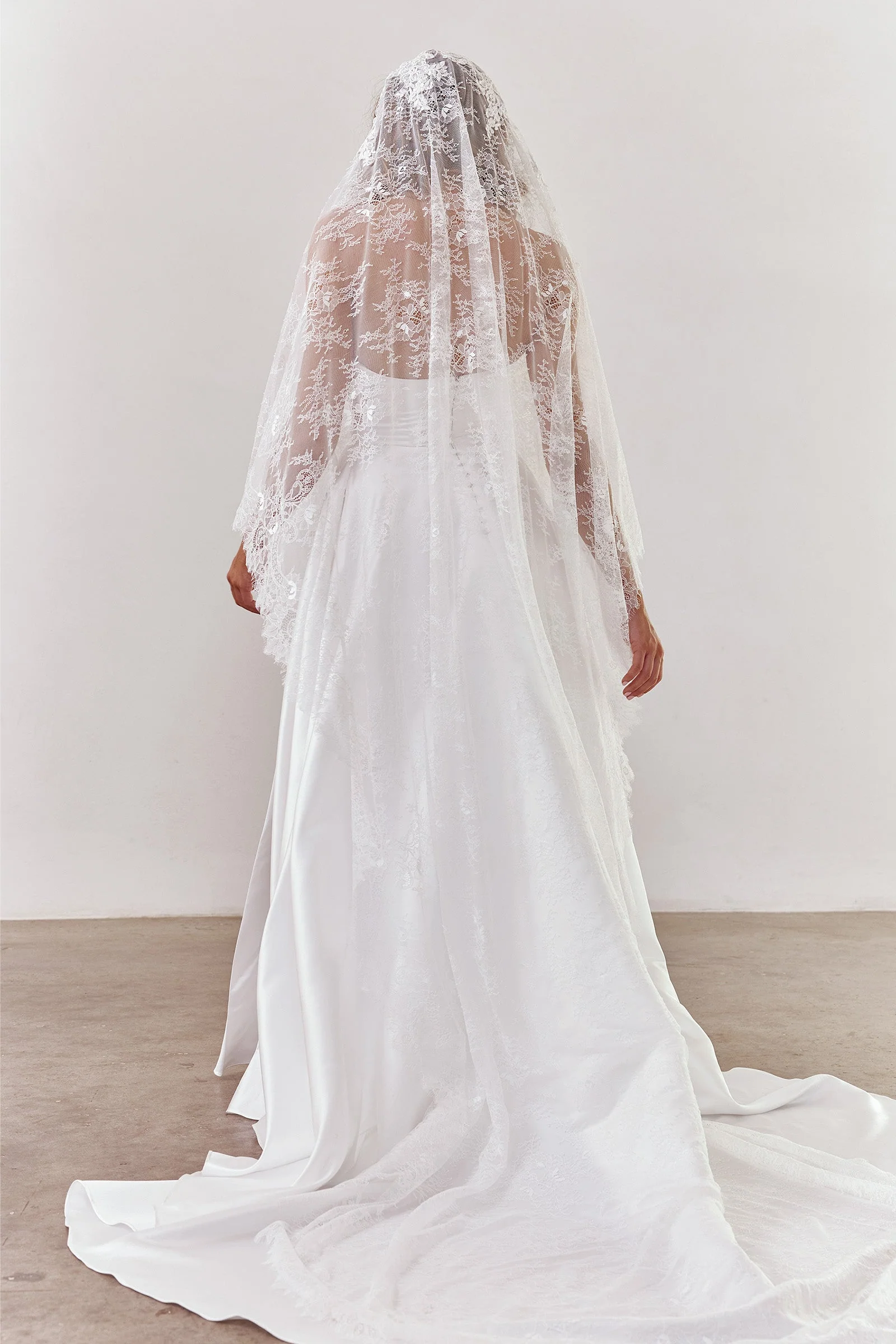 Alchemy Mantilla Veil - Image 16