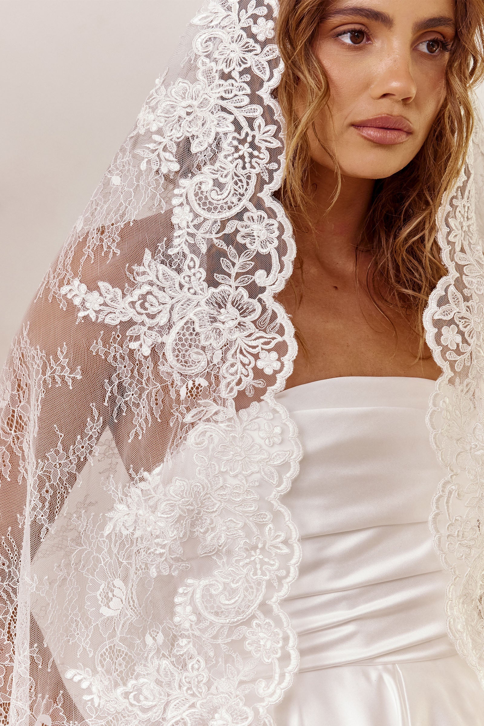 Alchemy Mantilla Veil - Image 7