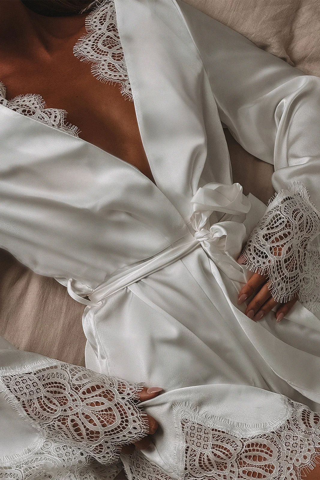 Como Satin Robe - Image 4