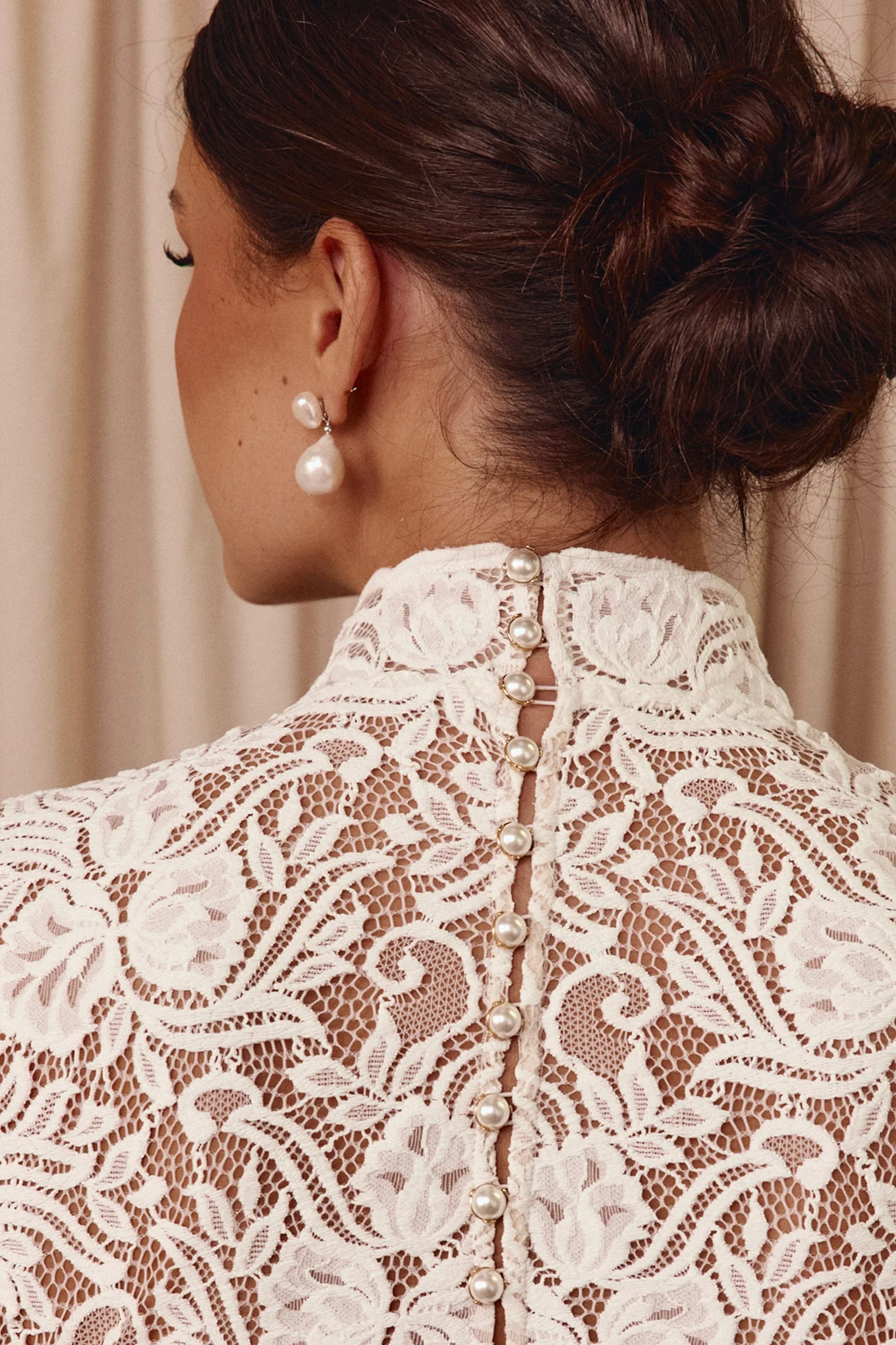 Luna Pearl Earrings - Image 6